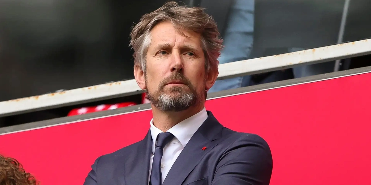 Van der Sar Menyoroti Kegagalan Onana di Manchester United